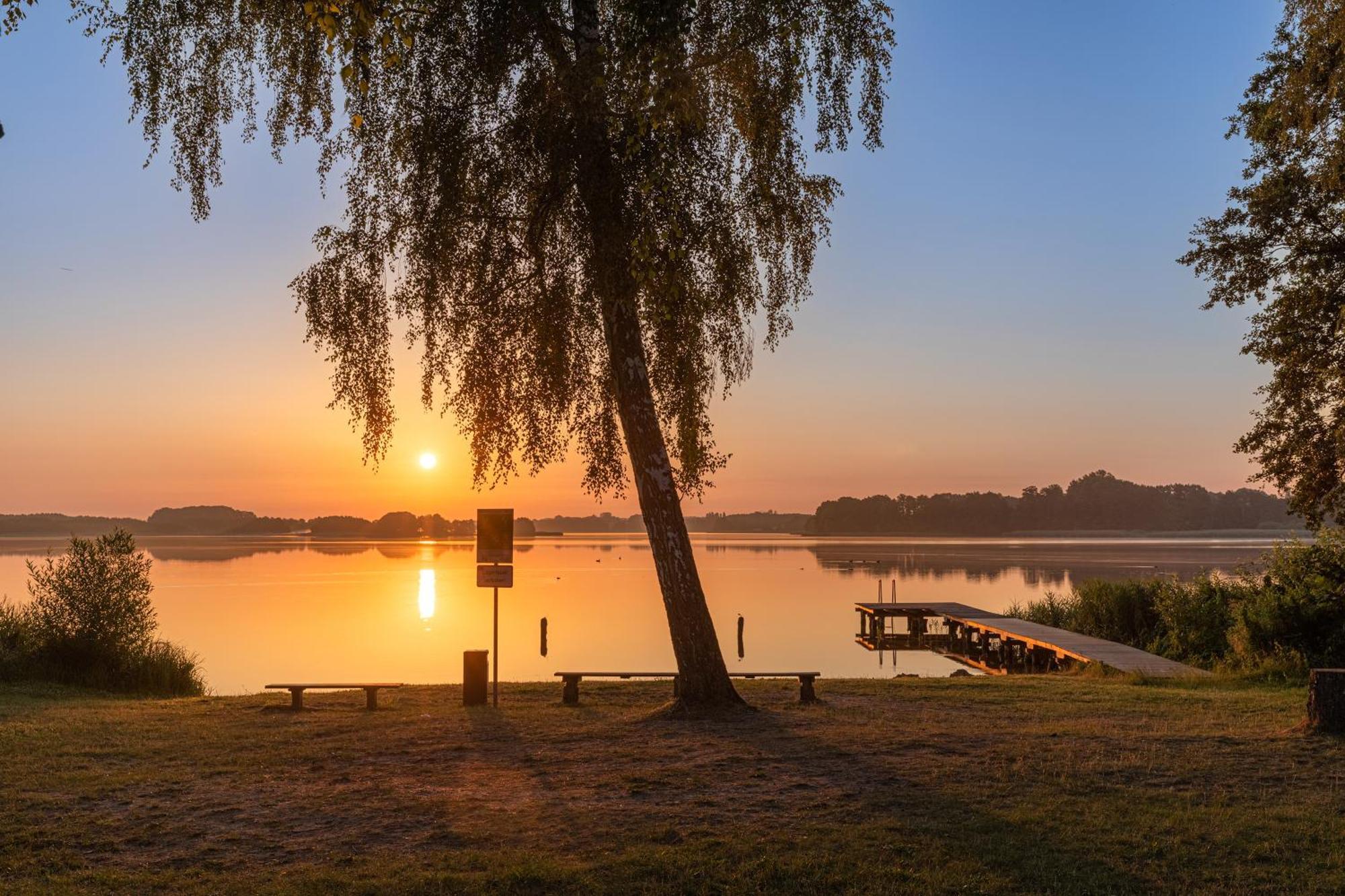 Gluecksraum - Modernes Apartment Mit Panoramablick, Kamin & Wohlfuehlambiente Krakow am See Eksteriør billede